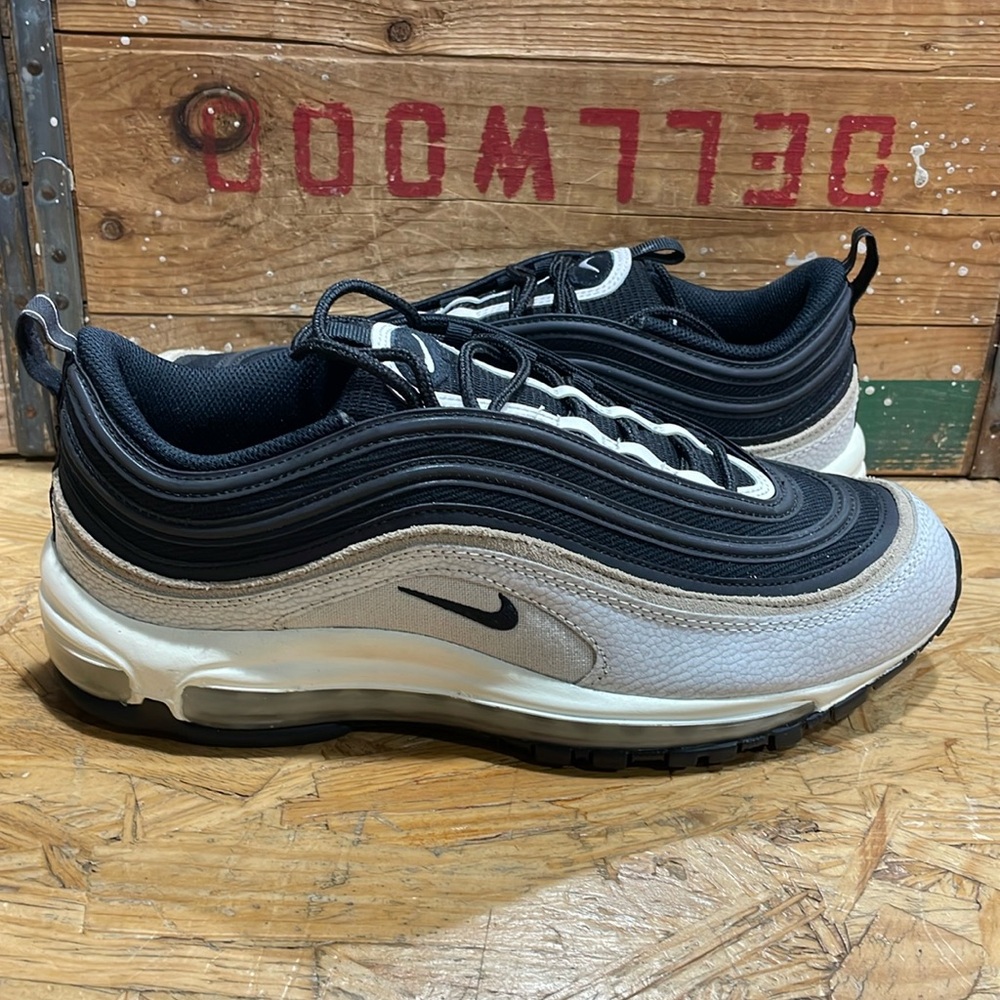 Brand new unworn in box. Nike Air Max 97 SE. Style DV7421-002 in size 10